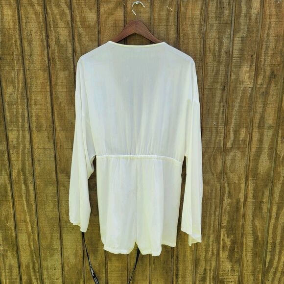 PrettyLittleThing NWT White Blue Embroidery Plunge Playsuit Romper Womens Sz 10 - Picture 6 of 14